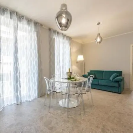 Heavenly Trevi Luxury Apartment Roma Esterno foto